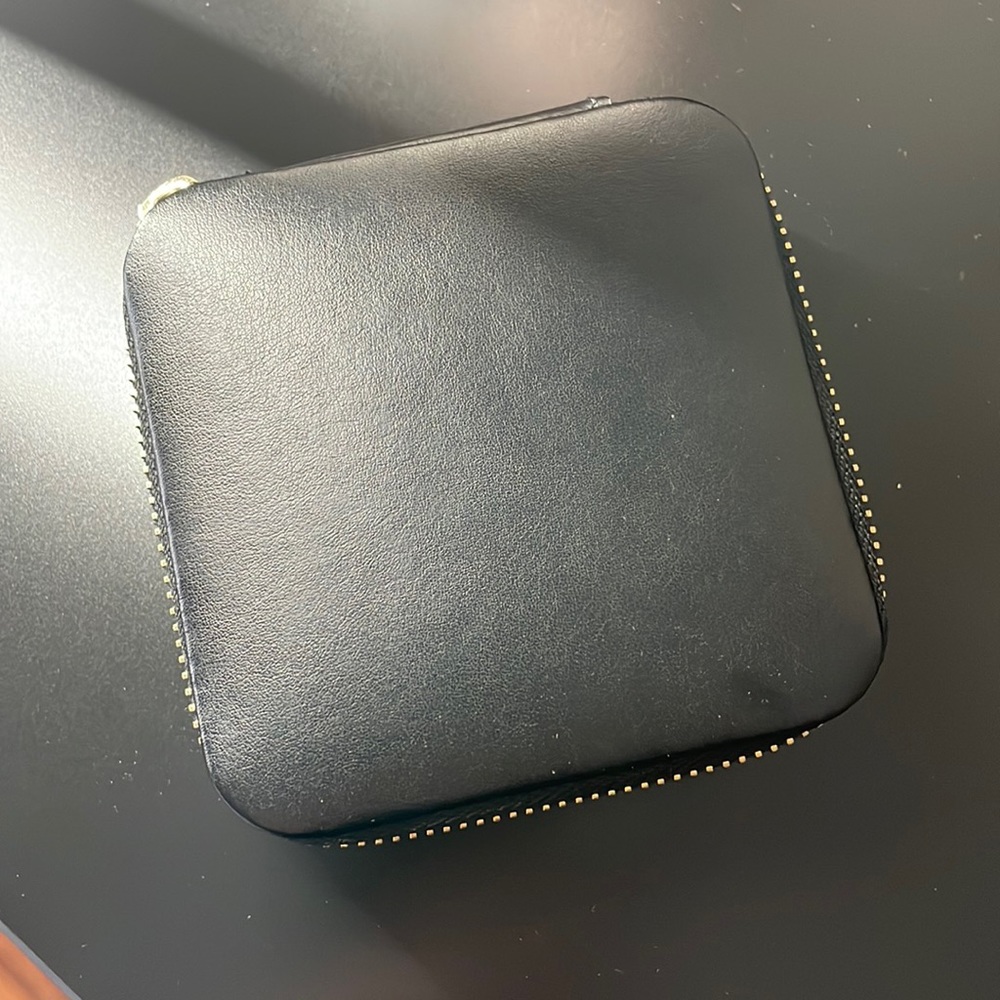 Mejuri Travel Jewelry case